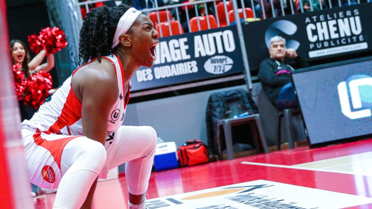 Tiffany Clarke dans la légende