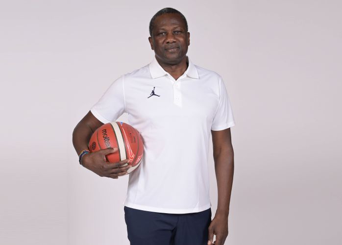 Jean-Aimé Toupane à la tête des Bleues, assisté de Cathy Melain